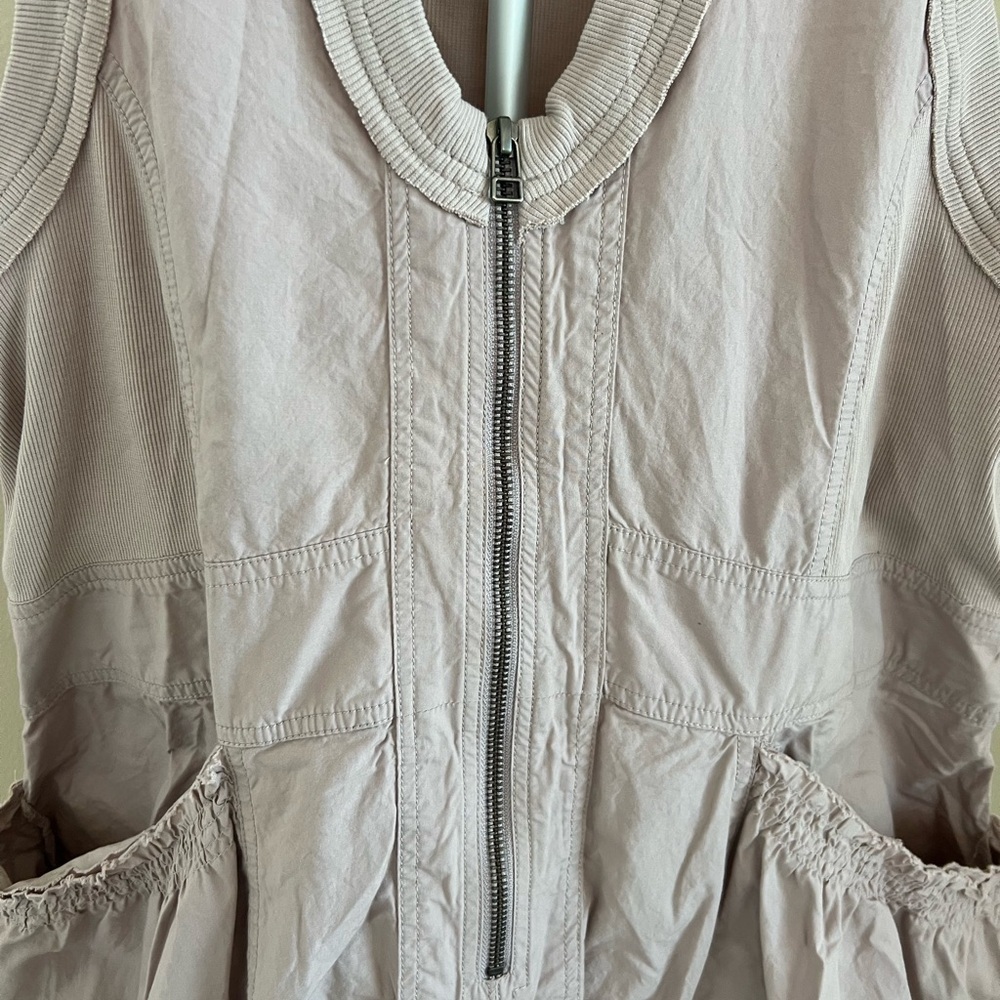 Anthropologie Daily Practice- Size L - Picture 3 of 5